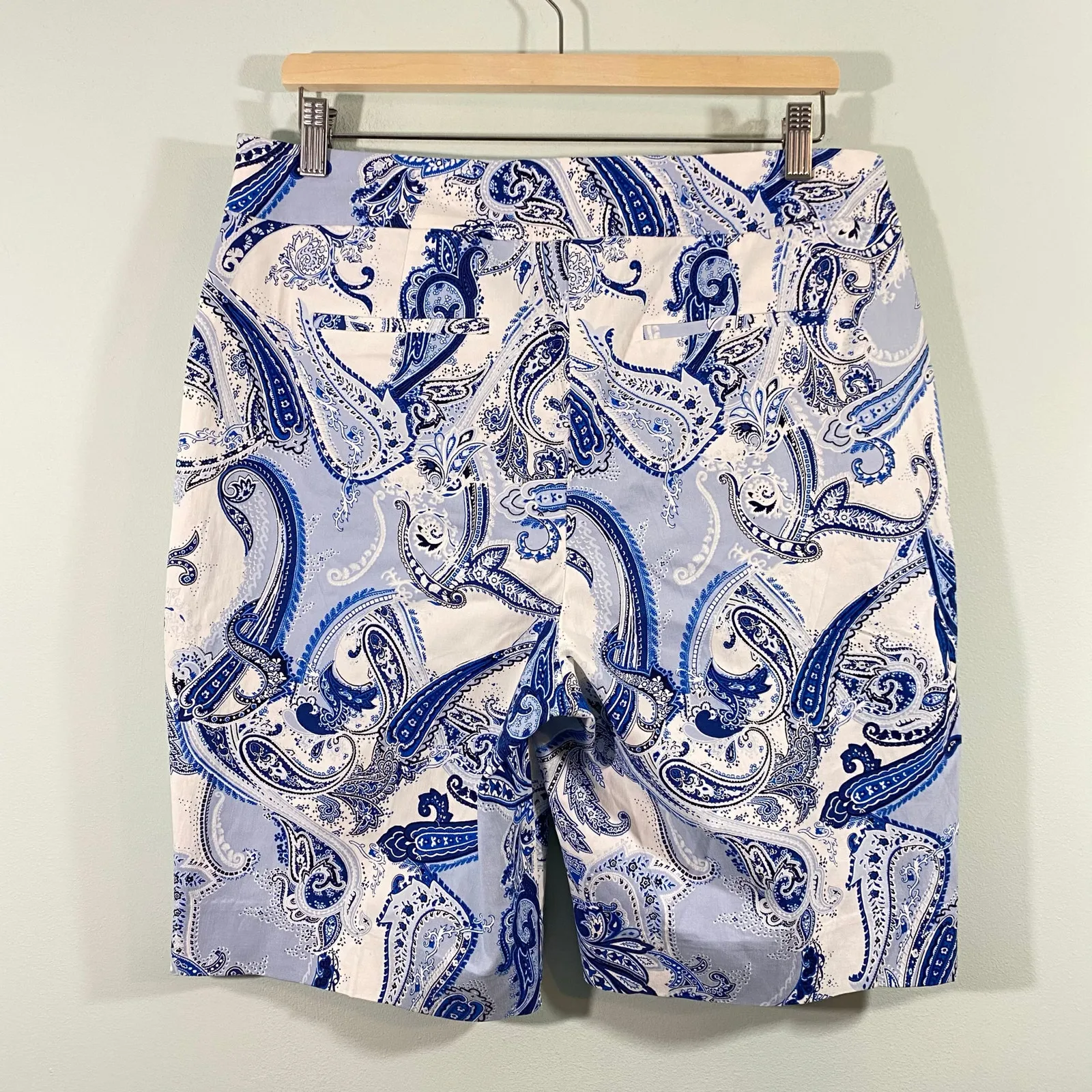 Chico's Women Blue Paisley Pull On Elastic Waist Chino Shorts Size 2.5 - Image 8