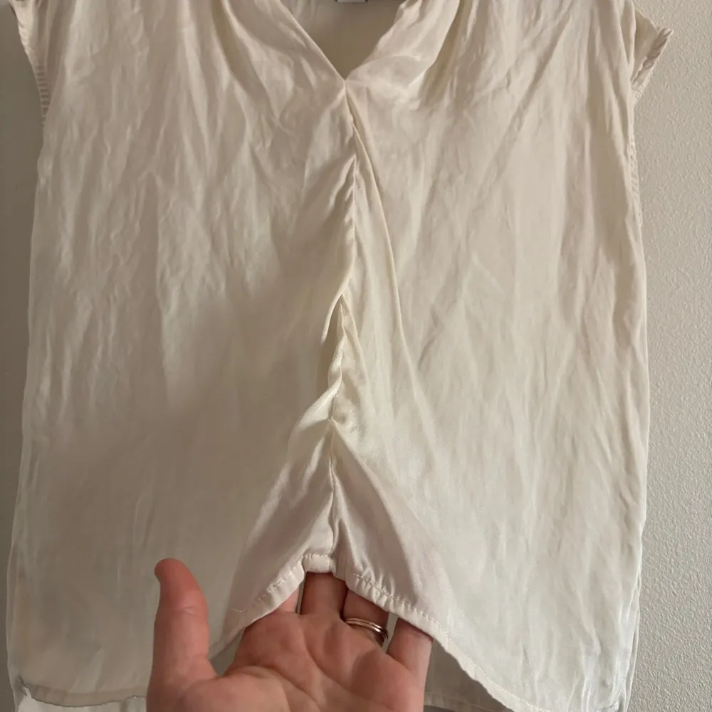 Women’s Tailleur 100% Silk Cap Sleeve Blouse in Cream Off White Natural Fibers Size M - Image 3