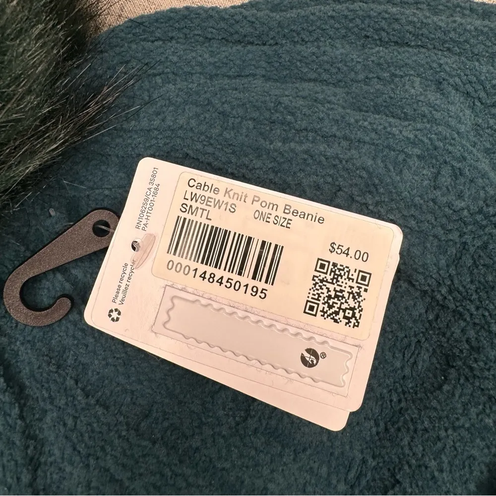 Lululemon Cable Knit Pom Beanie Hat Winter Hat Storm Teal NWT - Image 8