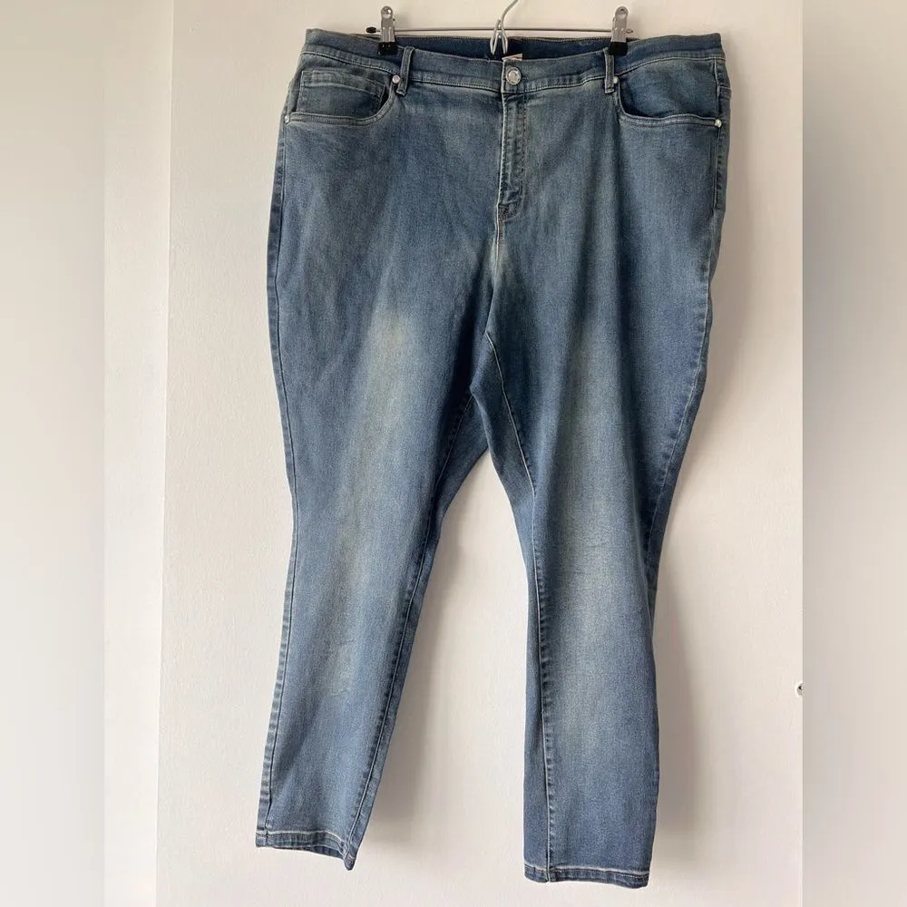 Women Venus plus size denim jeans 24R high rise stretch  medium wash 24R. - Image 4