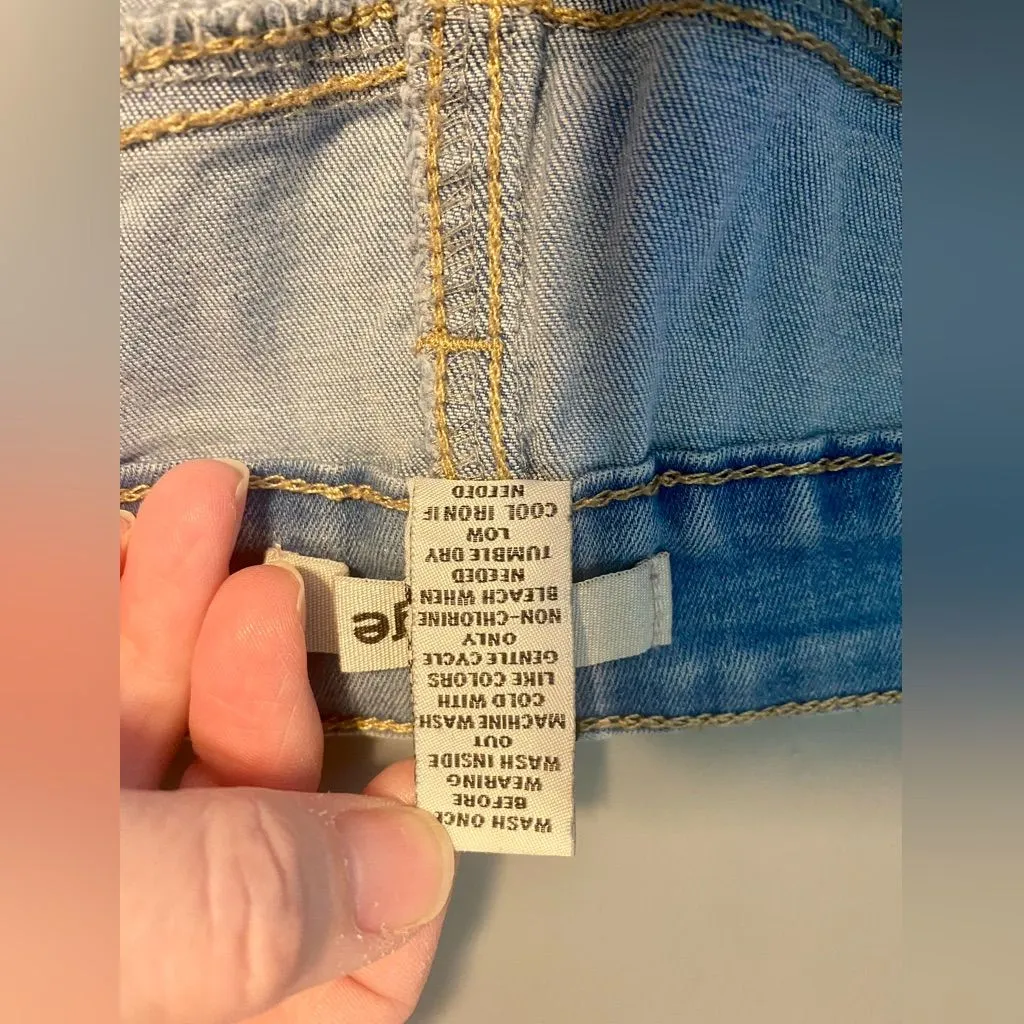 Refuge Distressed Boyfriend Denim Jeans - Image 8