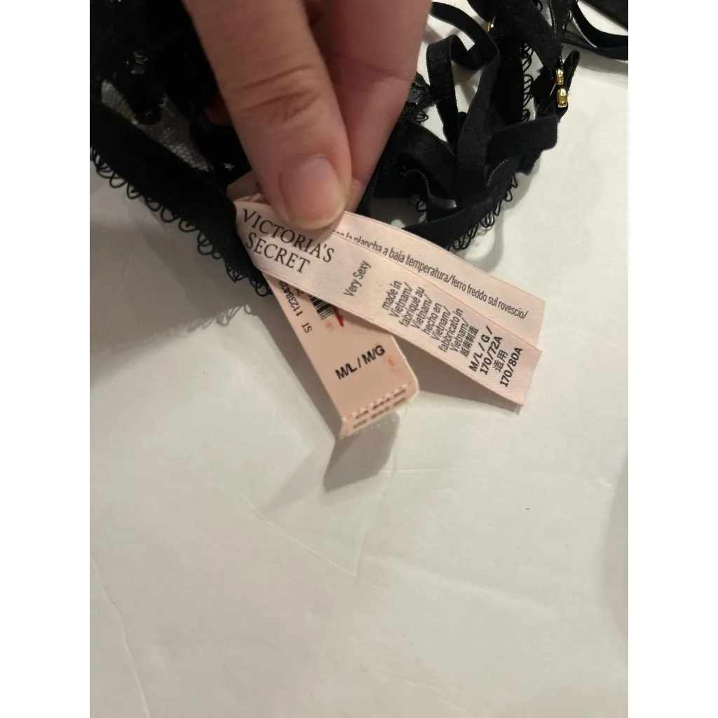 Victoria's secret New lacy black heart garter belt 2023 Medium romantic - Image 6