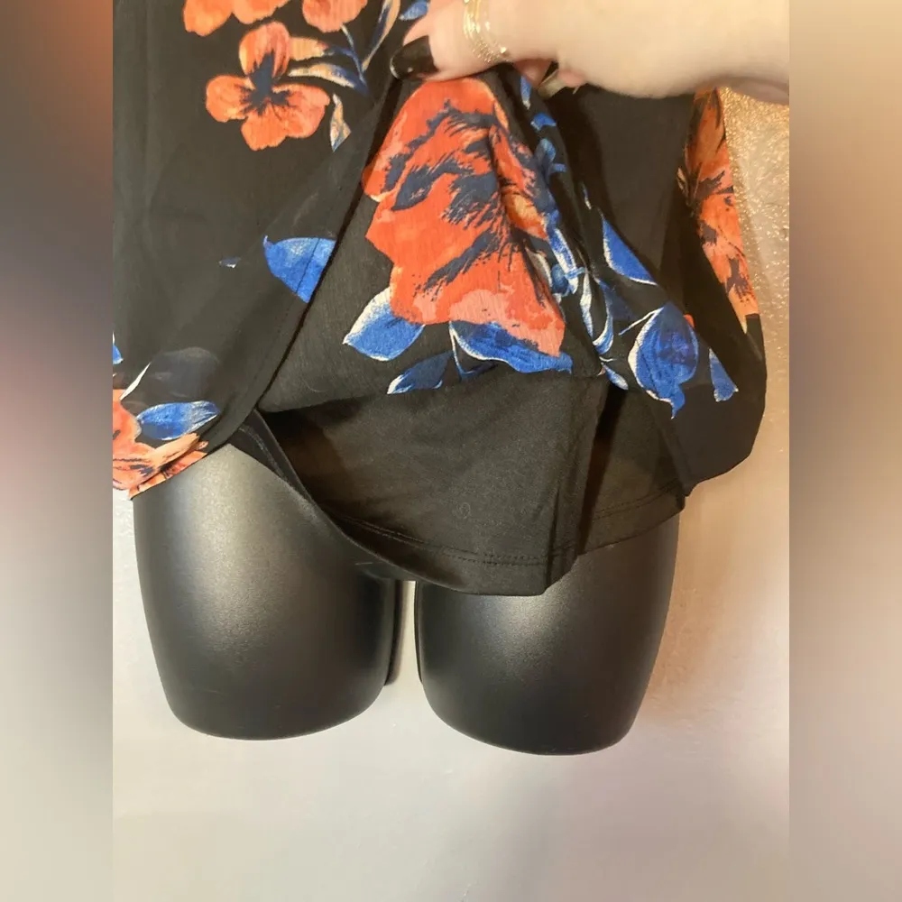 Lily White Black Sheer Floral Tank Top - Image 4