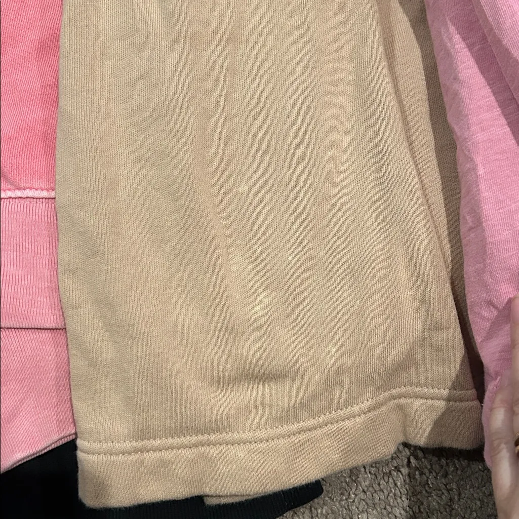 Old navy size large lounge sweatshirt, crewneck & top bundle!! - Image 4