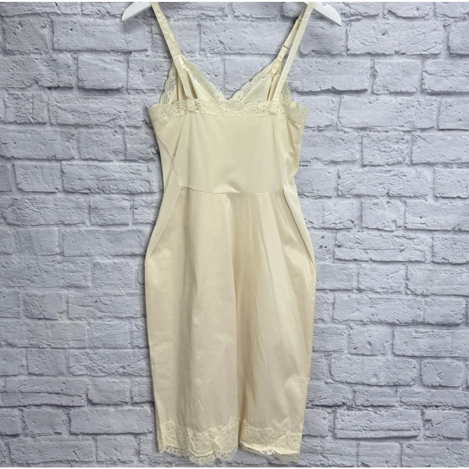 Vintage Shadowline Full Slip Dress Size 32 (S) Beige Lace Detail Nylon Shiny - Image 2
