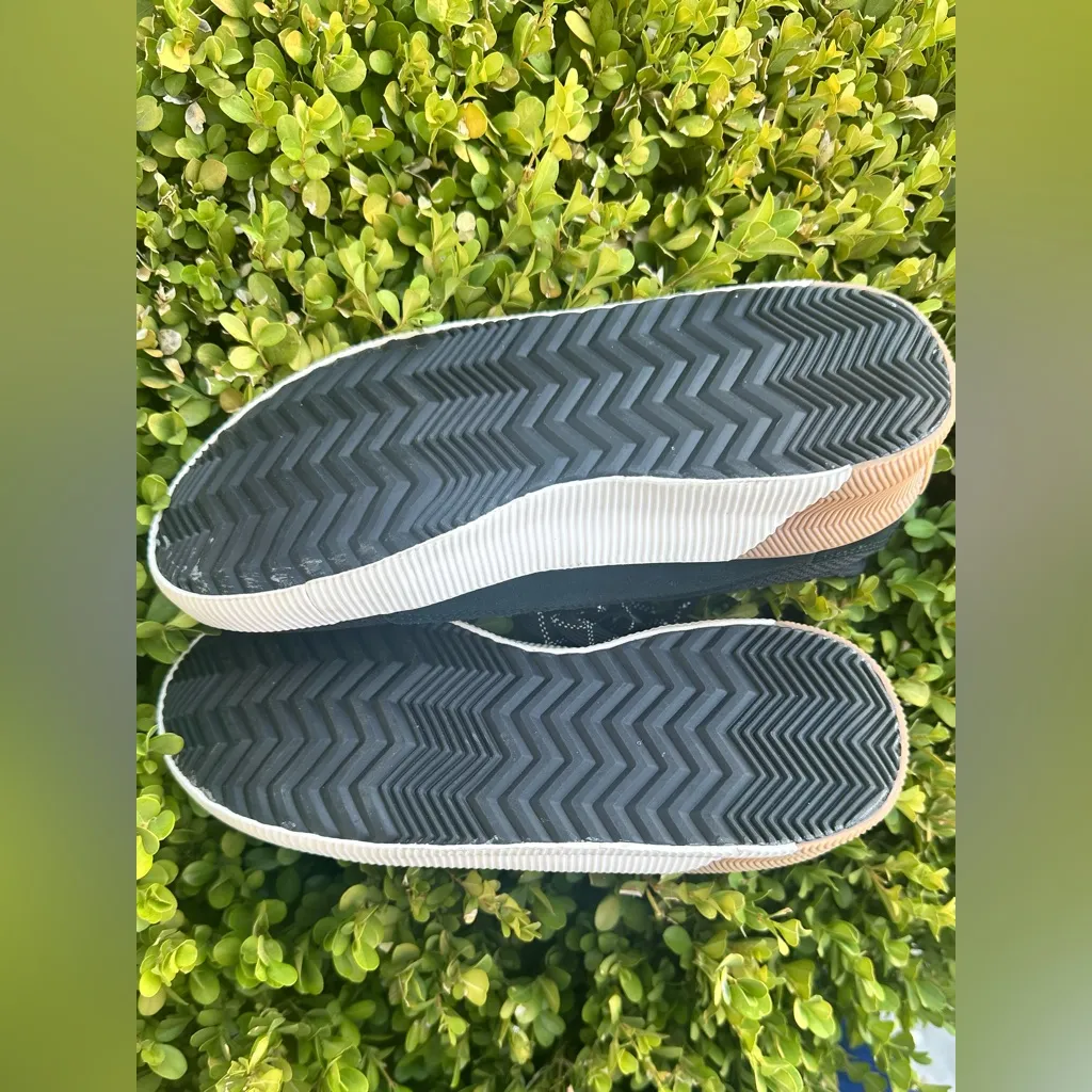 Sorel Women's Out 'N About III Plus Lace Sneaker Waterproof Suede Sneakers - Image 6