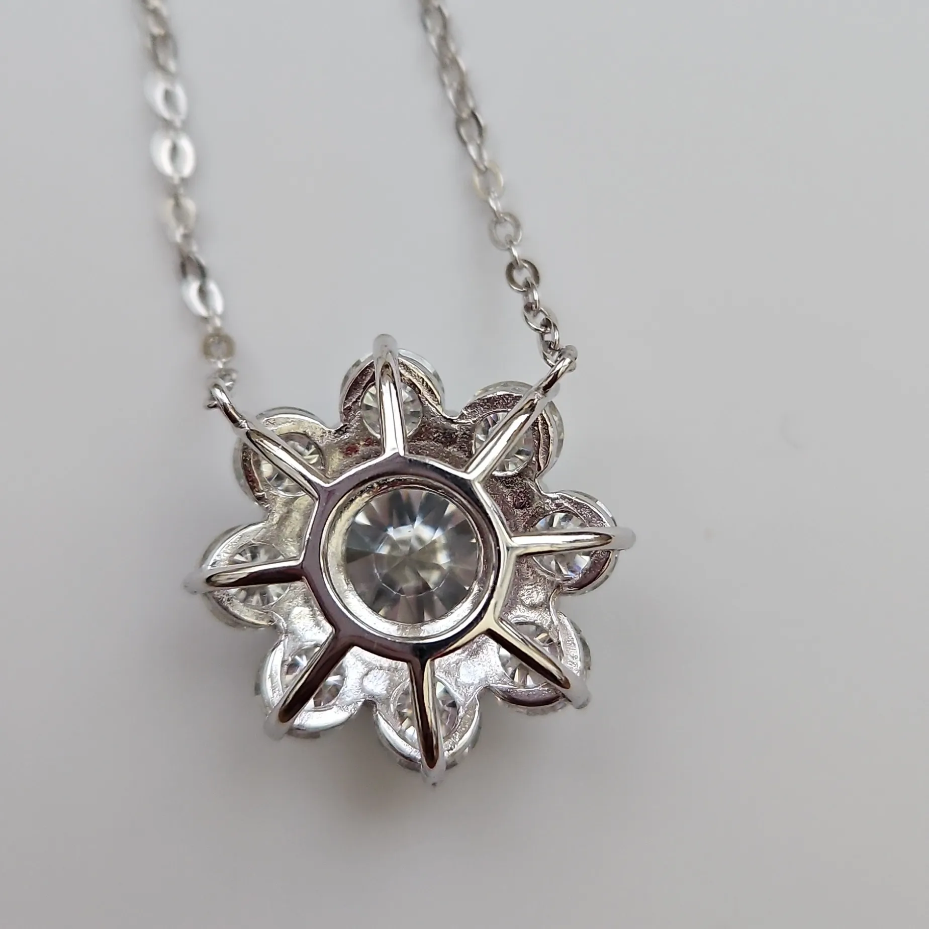 9cttw Moissanite Sunflower Necklace - Image 5