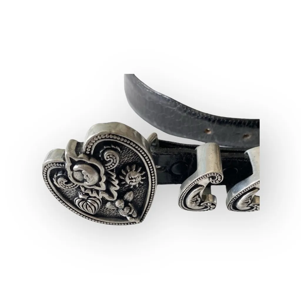 Vintage: Vincenza ☾ ©1997 Celestial Etched Metal Buckle Belt ☾ Black Leather ☾ Size 28 - Image 2