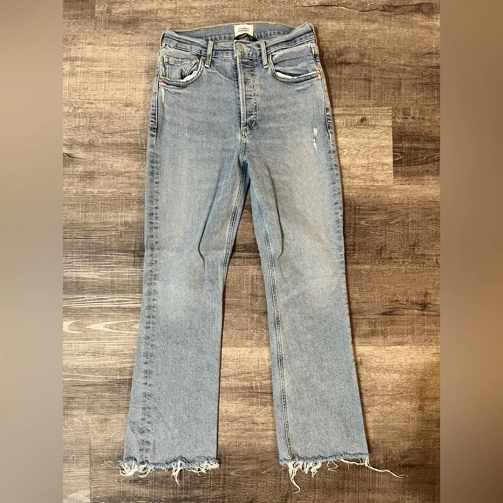 CITIZENS OF HUMANITY Isola Cropped Boot Cut Jeans in Blue Moon - Image 3