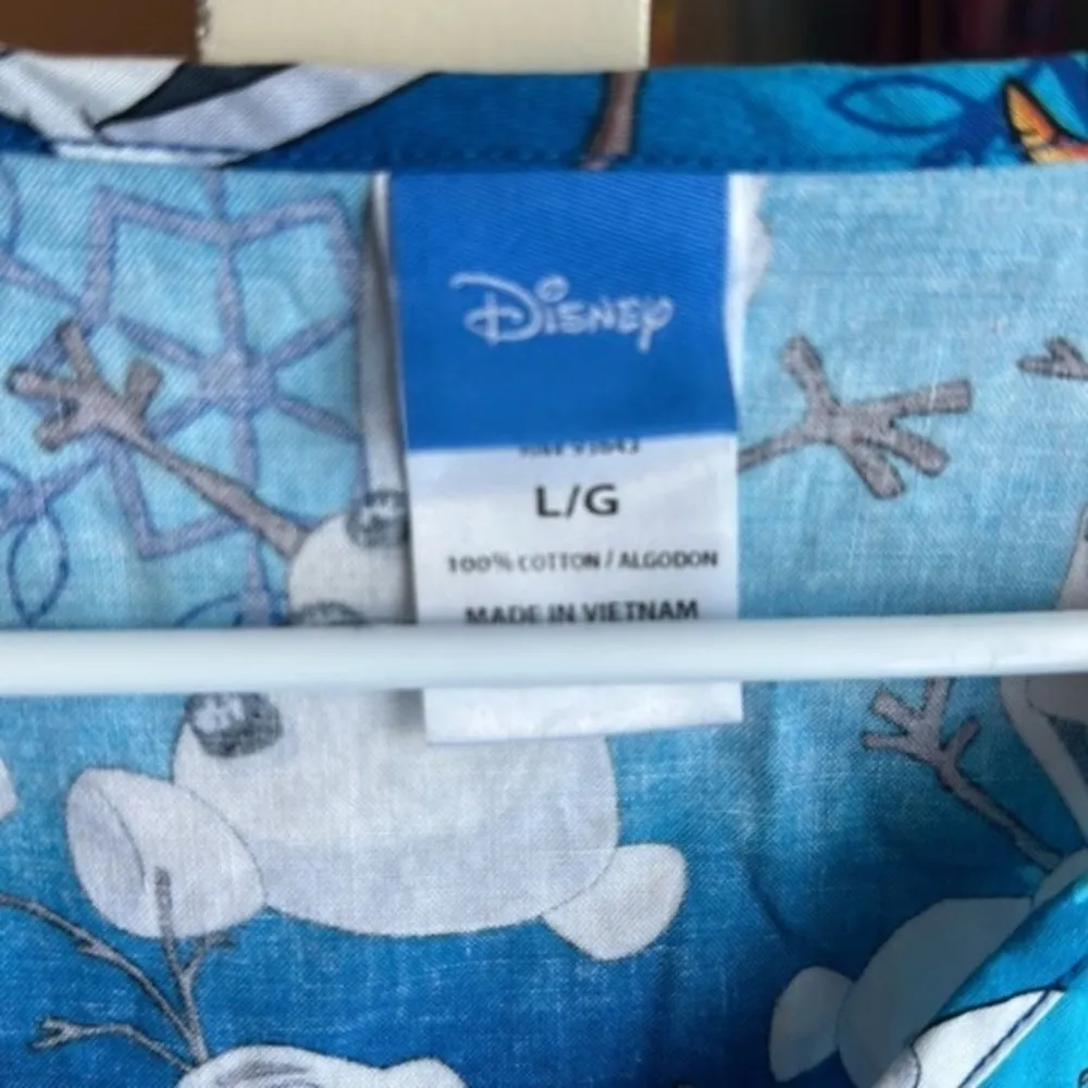 Disney Olaf FROZEN Medical Hospital Doctor Nurse Scrub Top Size Large EUC #4661 - Image 3