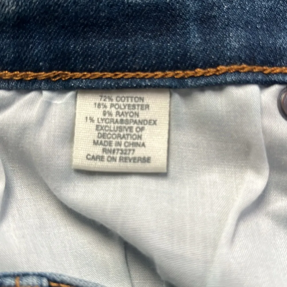 Mudd flex stretch denim shorts with lace pockets - Image 3