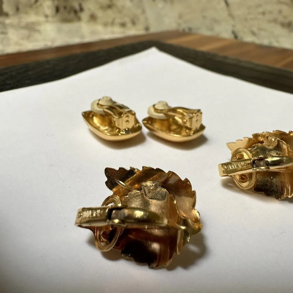 Lot Of 2 Signed Gold Tone Clip-on Clip On Earrings 1 Giovanni 1 AK - Image 6