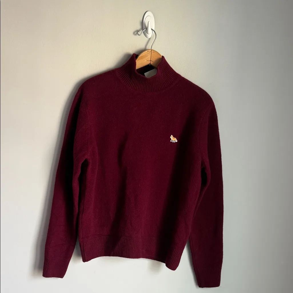 NEW MAISON KITSUNE Lambswool Burgundy Baby Fox Patch Turtleneck Medium Red - Image 2