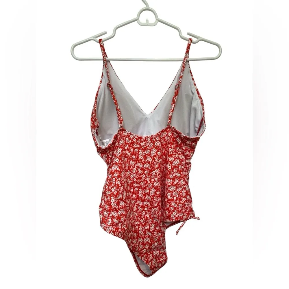 Ripzone Red Floral One Piece Bathing Suit NWOT Size L - Image 2