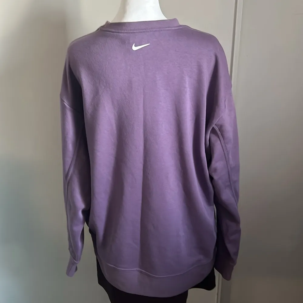 New Nike Dri-Fit Get Fit Logo Graphic Oversized Training Pullover Sweatshirt - Image 12