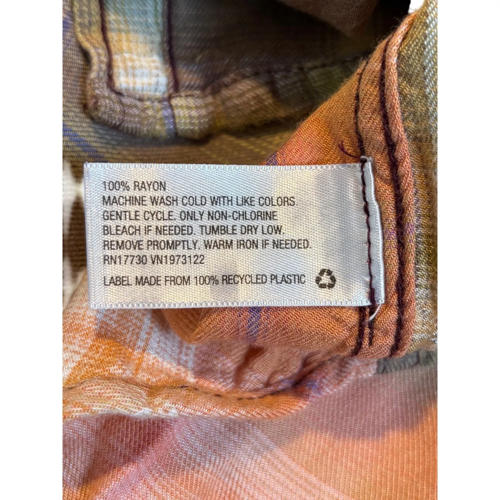 Christmas Funny Bleach Plaid "All The Jingle Ladies" Graphic Flannel Size Medium Red - Image 10