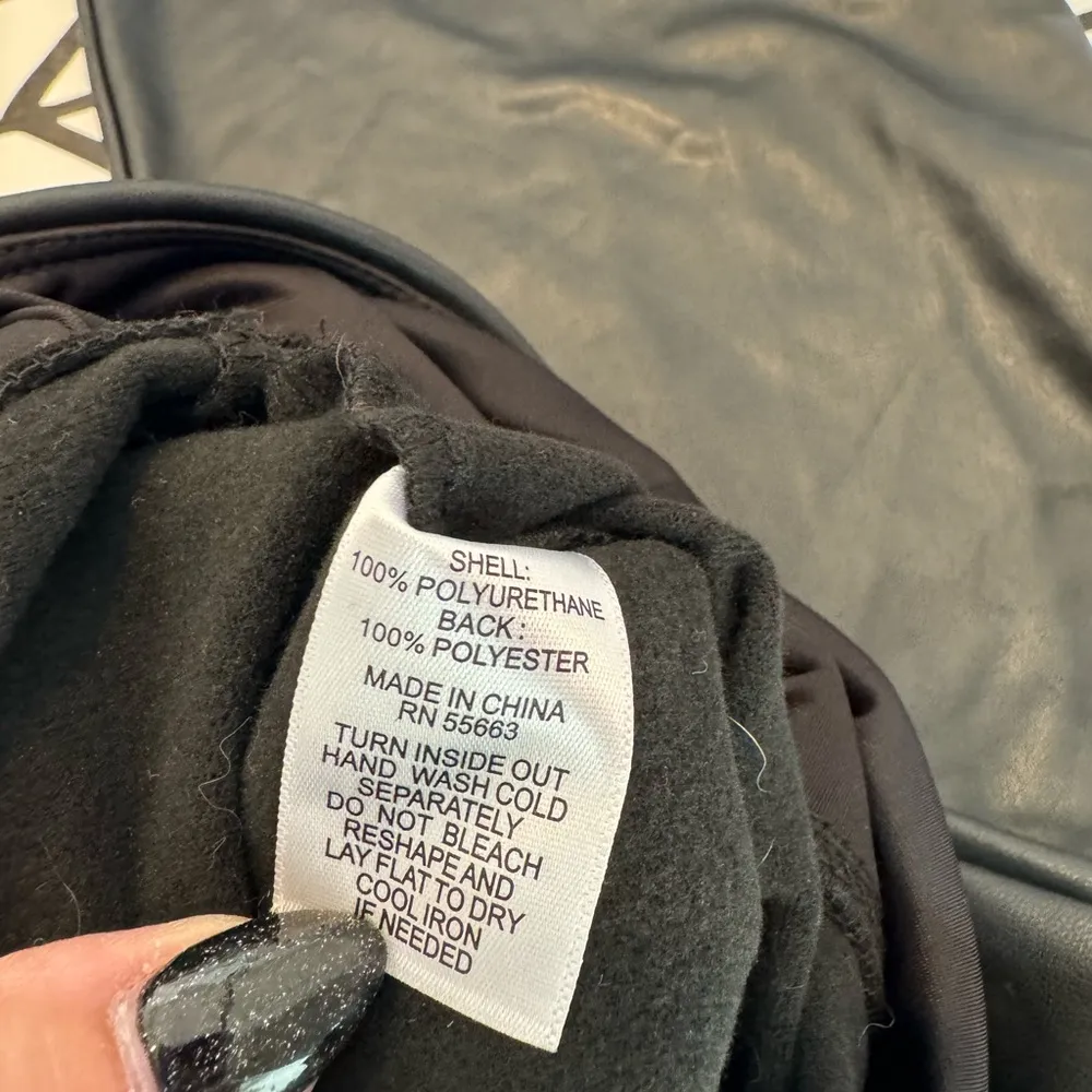 Joie black faux leather pull on ankle pants in size XL - Image 6