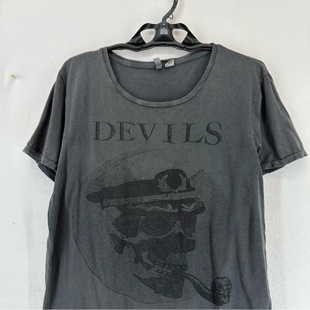 H&M Divided Devils Rouge Skull Graphic T Shirt Women’s Large Grey - Image 2