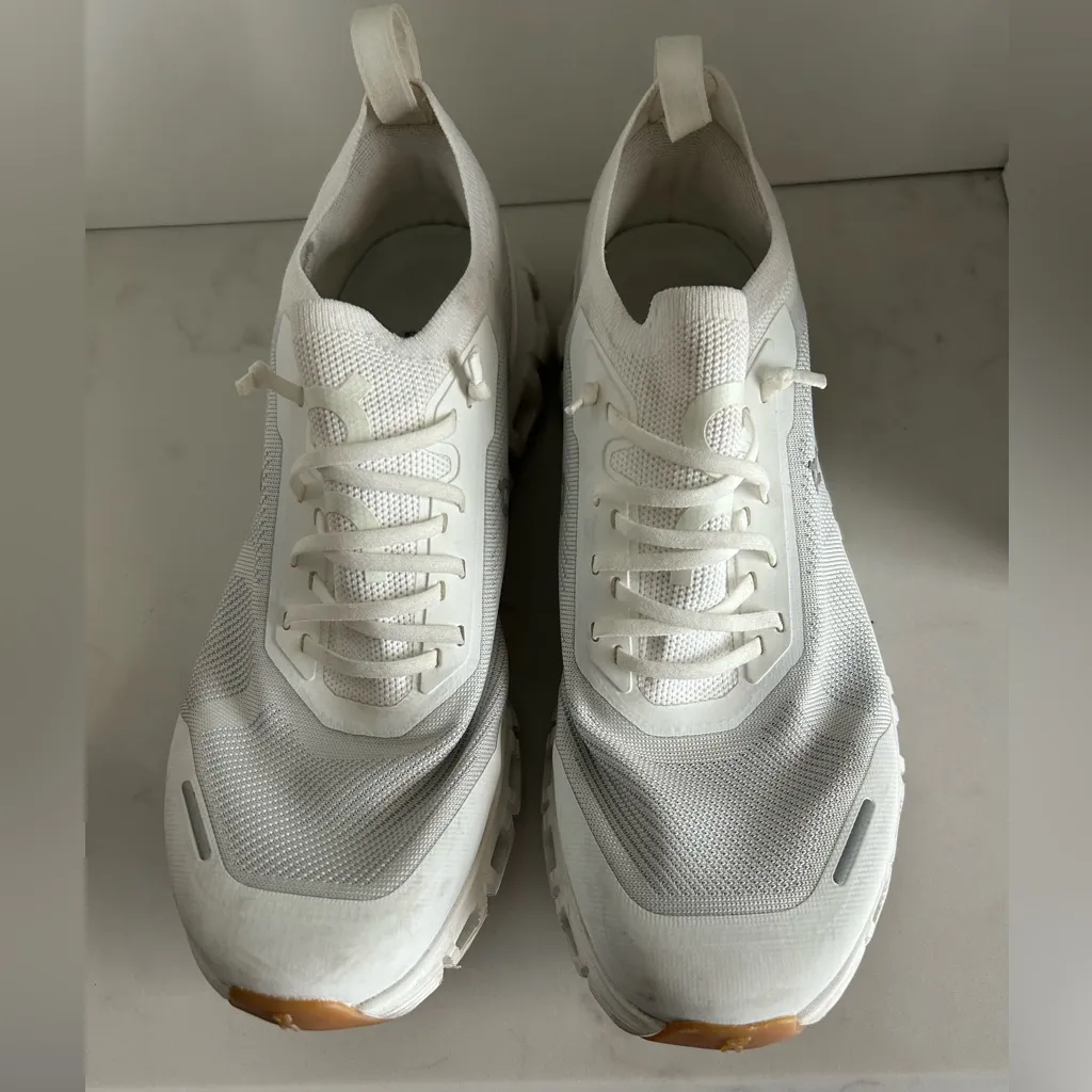 on cloud  6 Versa Sneakers - Image 5