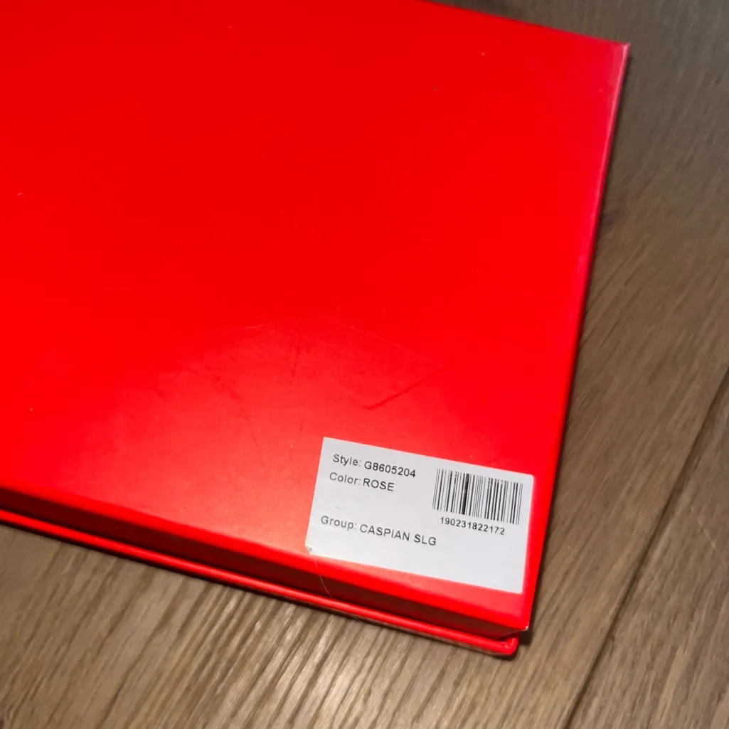 Guess NEW GIFT SET Dusty Rose wristlet Wallet Set - Image 10