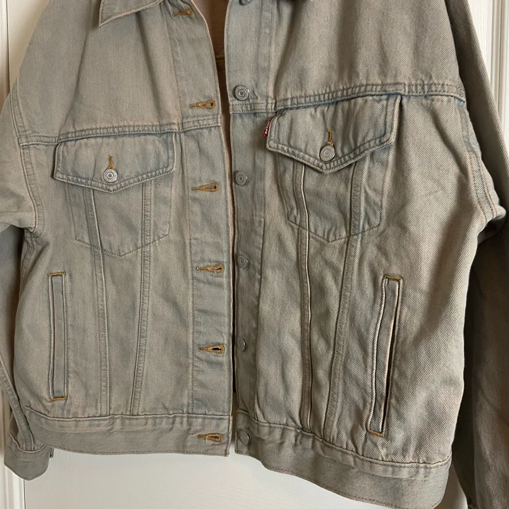 90's trucker jacket vintage look Levi’s Woman’s Size large - Image 6