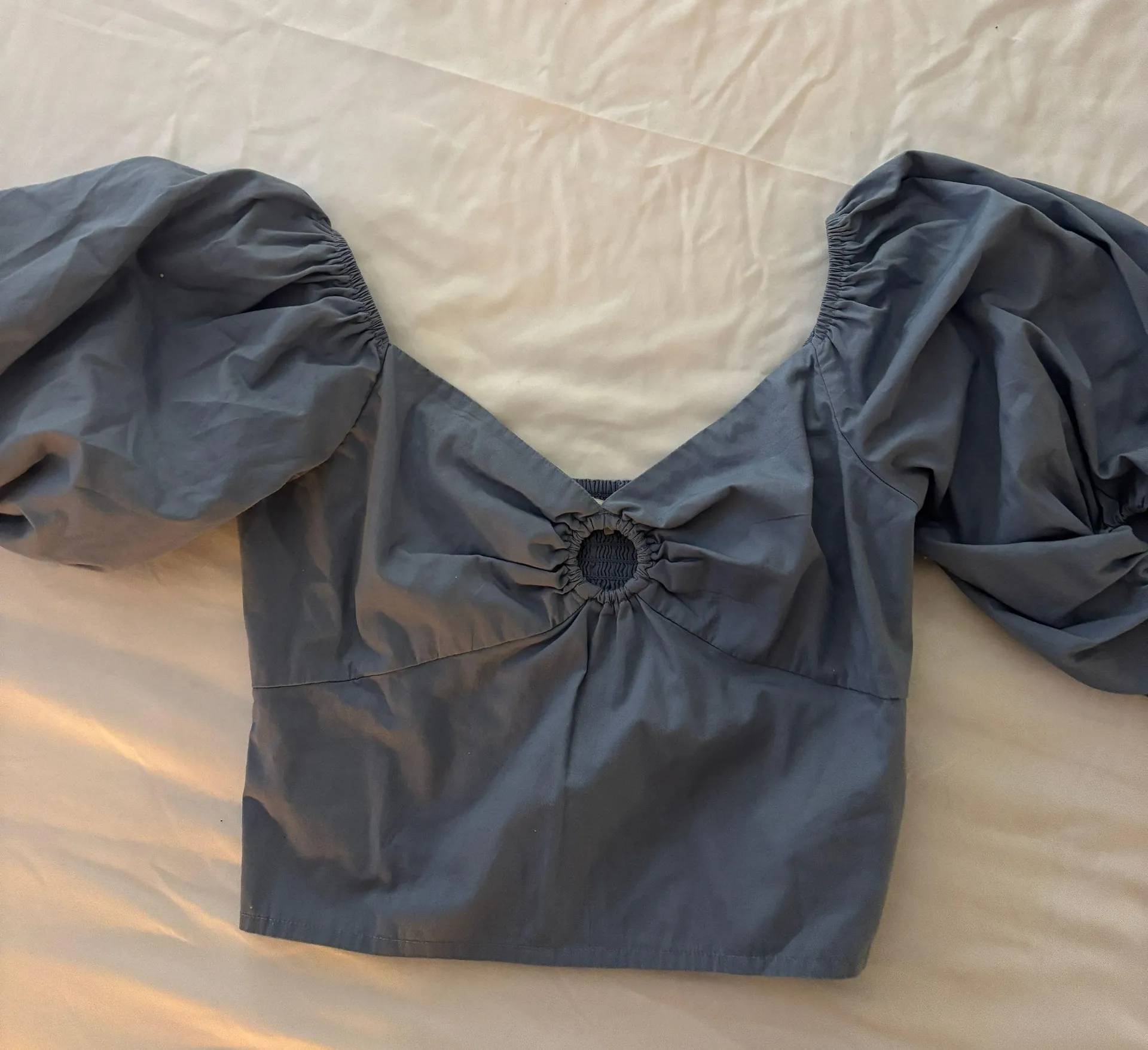 Abercrombie Keyhole Top Puff Sleeve - Image 5