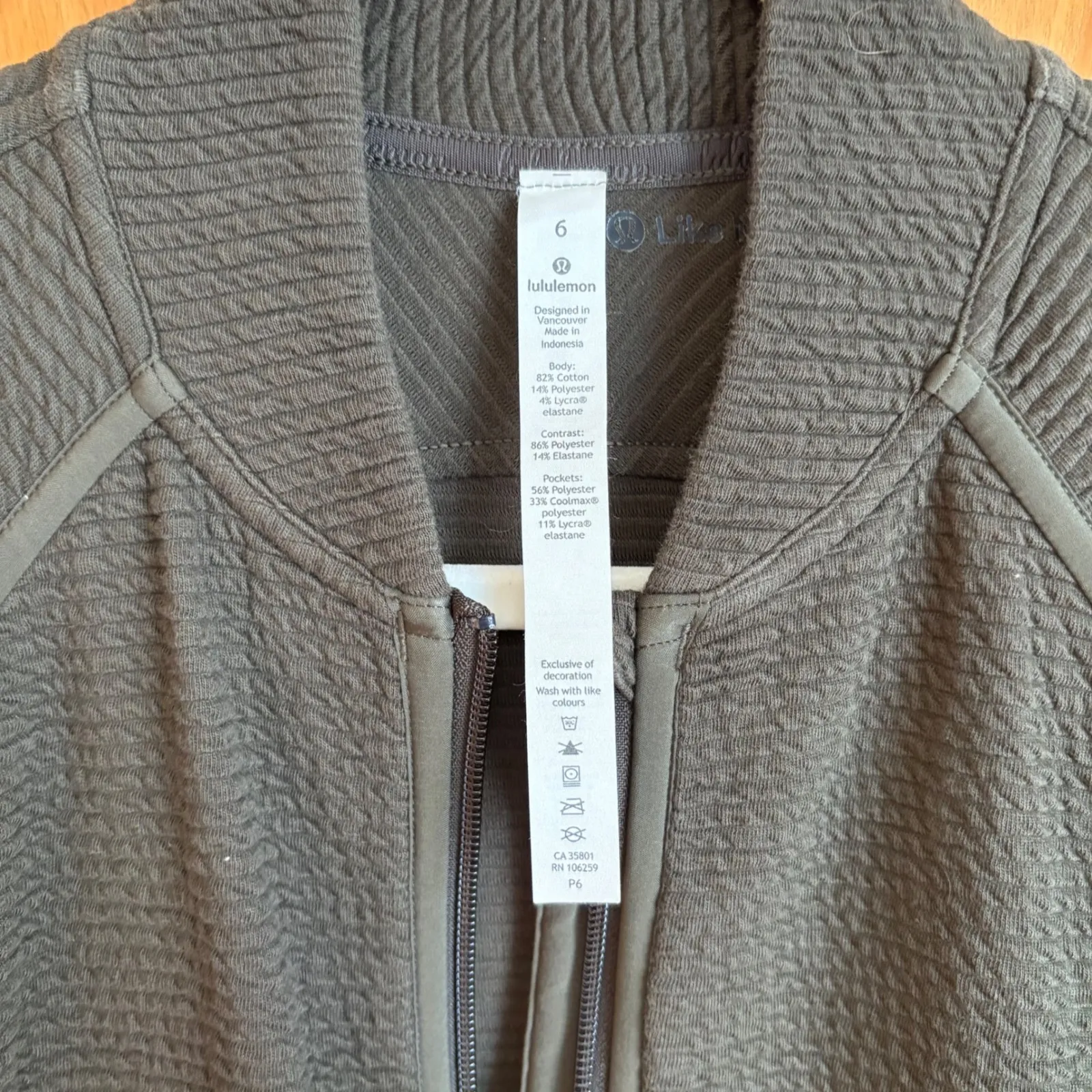 Lululemon Textured Bomber Jacket Olive Green Full Zip Athletic Size 6 - Image 2