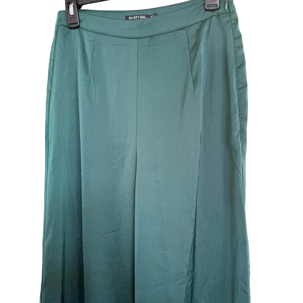 NEW  High Waist Green Satin Wide Leg Pants NWT Size 6 - Image 4