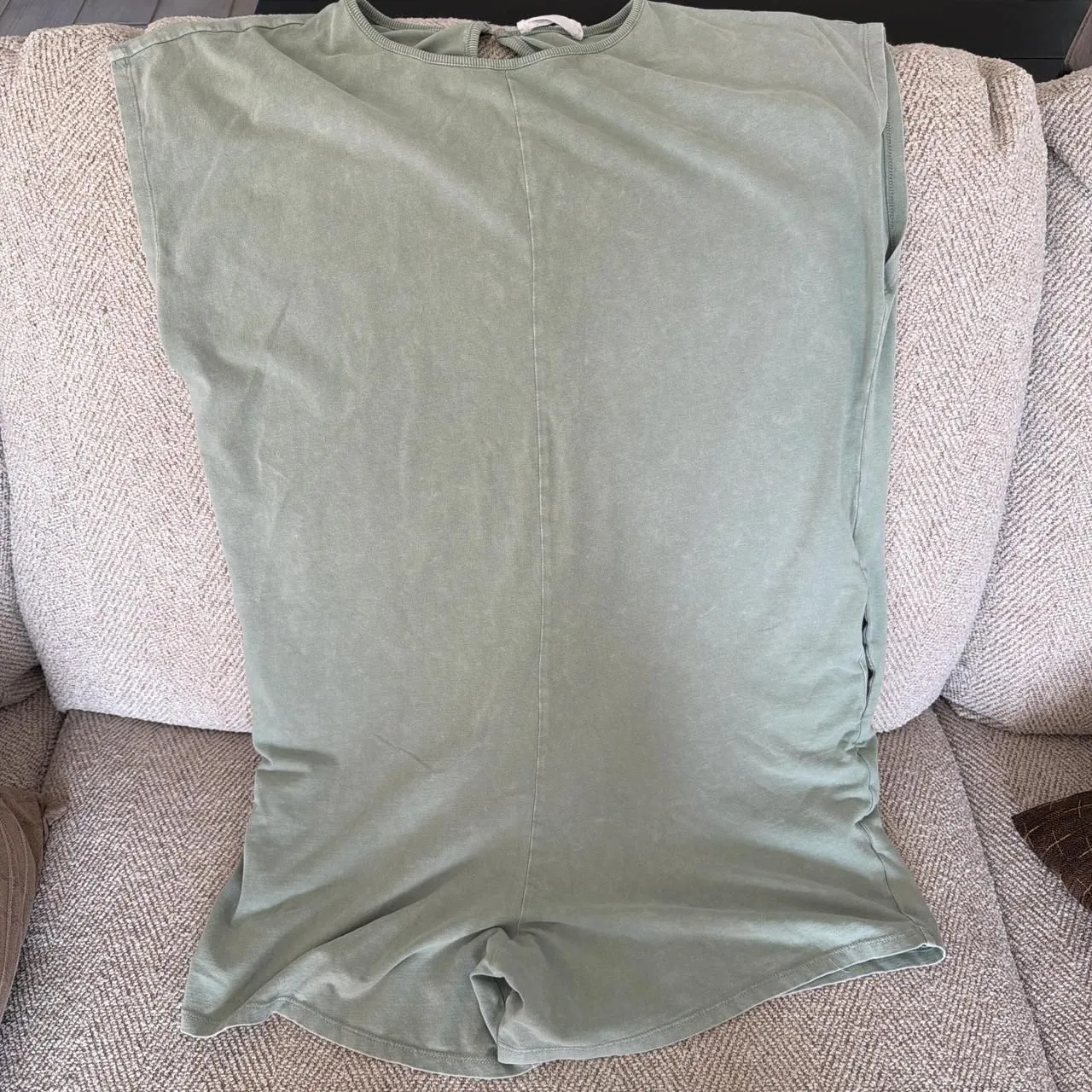 Double Zero Boutique Green Flowy Pocket Romper - Size Medium - Image 4