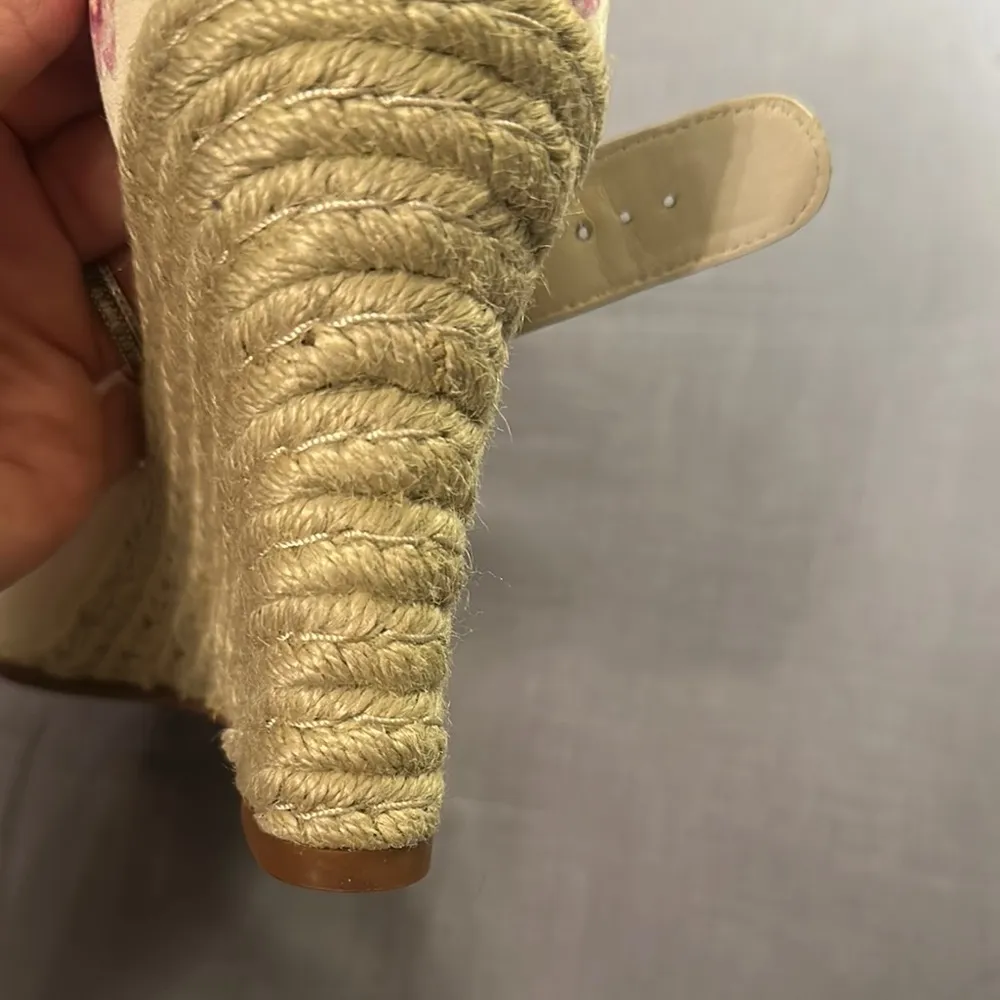 Cole Haan 8.5 t strap Cream and Pink wedge Heels rope - Image 6