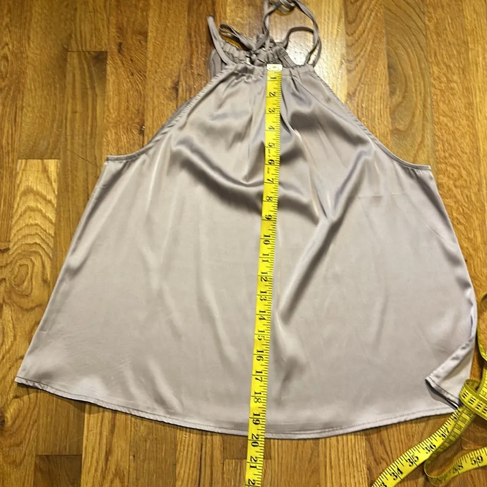 Lulu’s Purple Lilac Satin Texture Keyhole Halter Top Shirt Blouse Womens Medium - Image 5