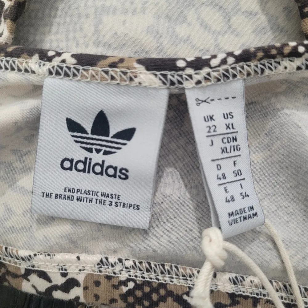 Adidas Trefoil Snake Print Sports Bra Women's  Size XLarge - Image 5