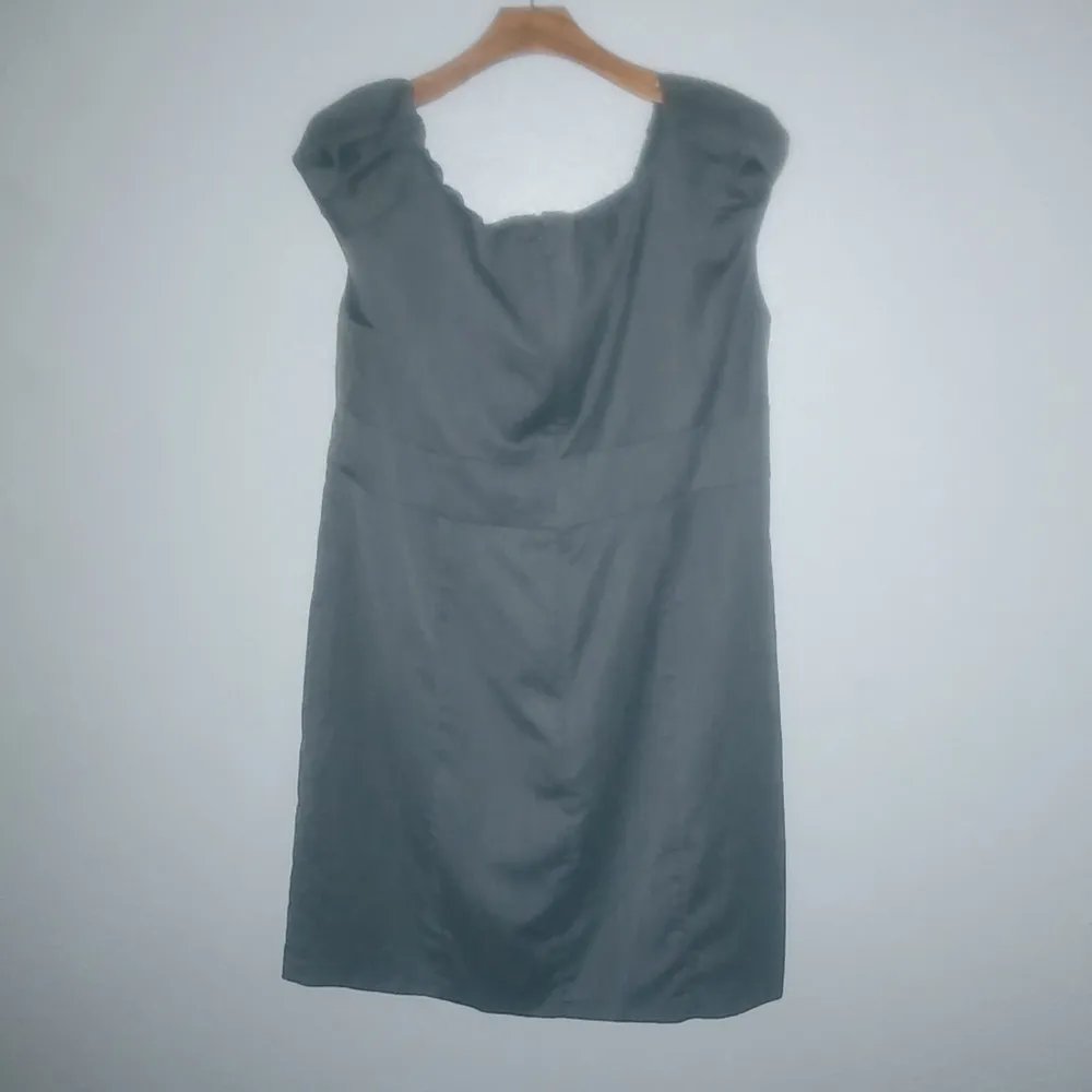 Jones Studio 18W Capped Sleeve Roses Shift Mini Dress in Graphite Gray - Image 3