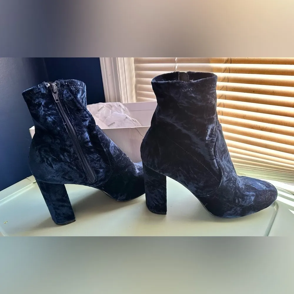 Mossimo Supply Co. Women's Dania Velvet Bootie Boots - Blue - Size 11 - Image 2