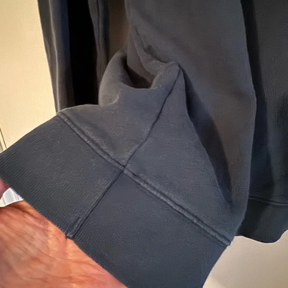 Lands' End Canvas Women’s Green Sweatshirt Size Medium Button Accents - Image 5