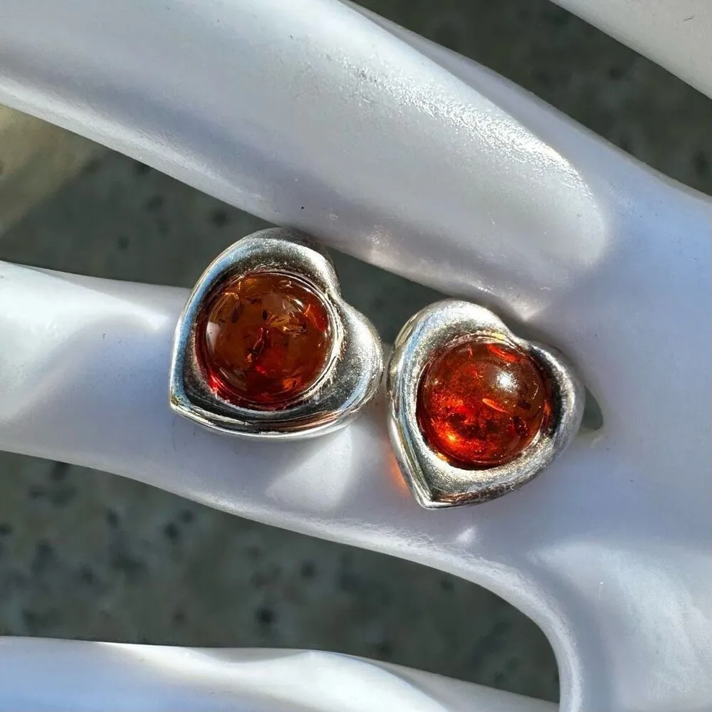 Baltic amber sterling silver vintage heart post earrings - Image 3