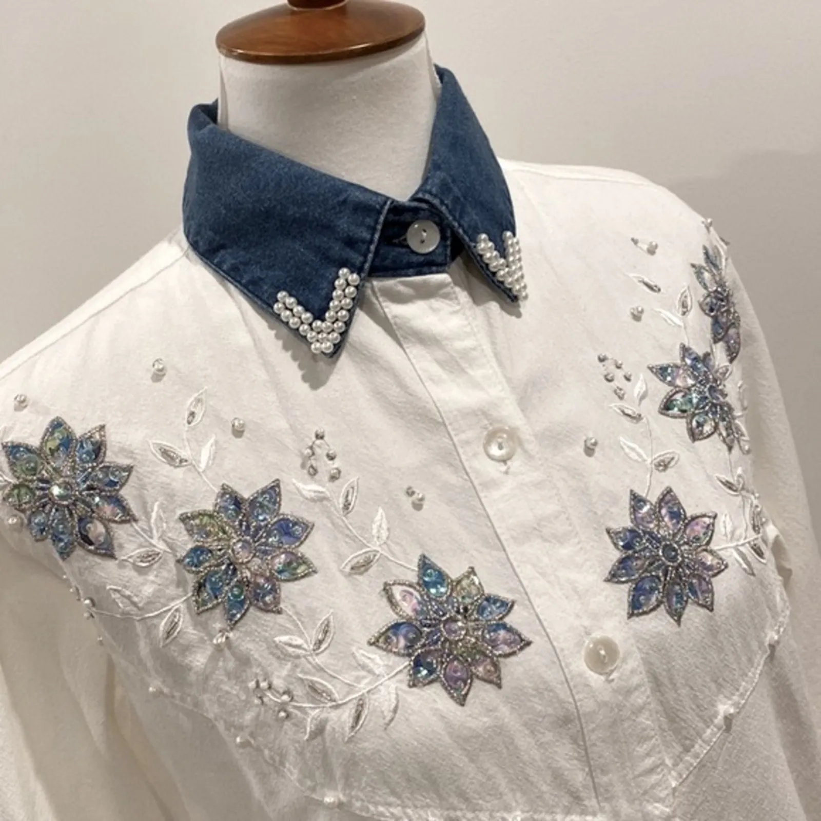 Vintage Womens Shirt Large Western Denim Chambray Embroidered Pearl Sequin Top White - Image 2