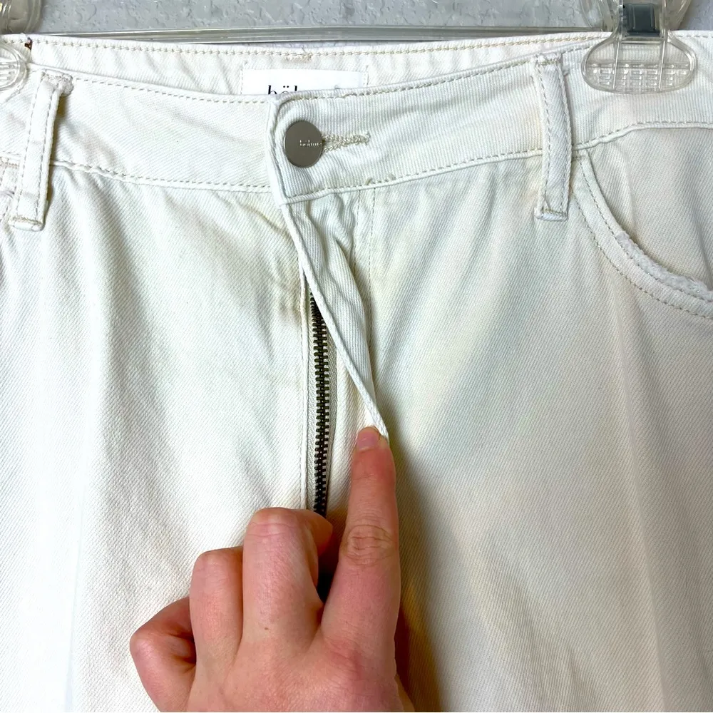 Bohme  Women's Cream Distressed Cropped Jeans Size 32 - Image 4