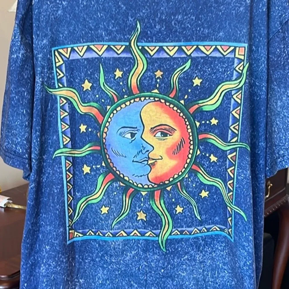 Comfy Blue Sun Moon Stars Blue TShirt Size 1X - Image 2