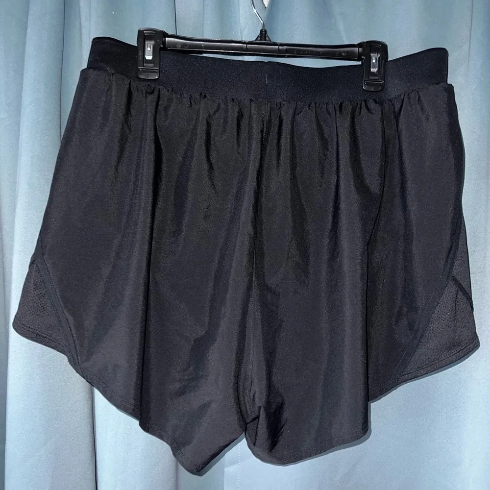 black under armor athletic shorts - Image 4