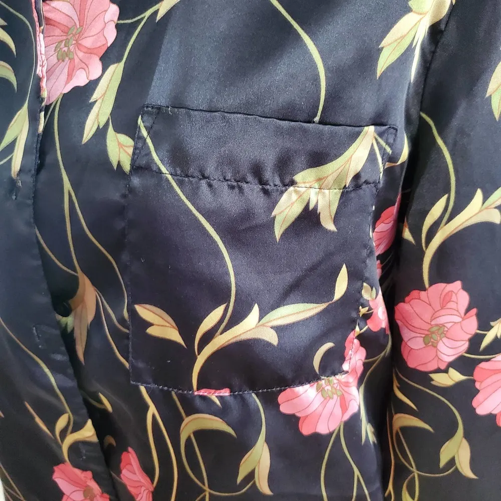August Silk Intimates Black Floral Button Down Top M - Image 3