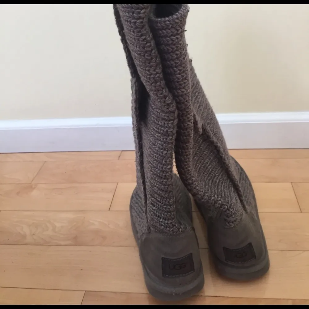 Uggs: Gray crochet - Image 3