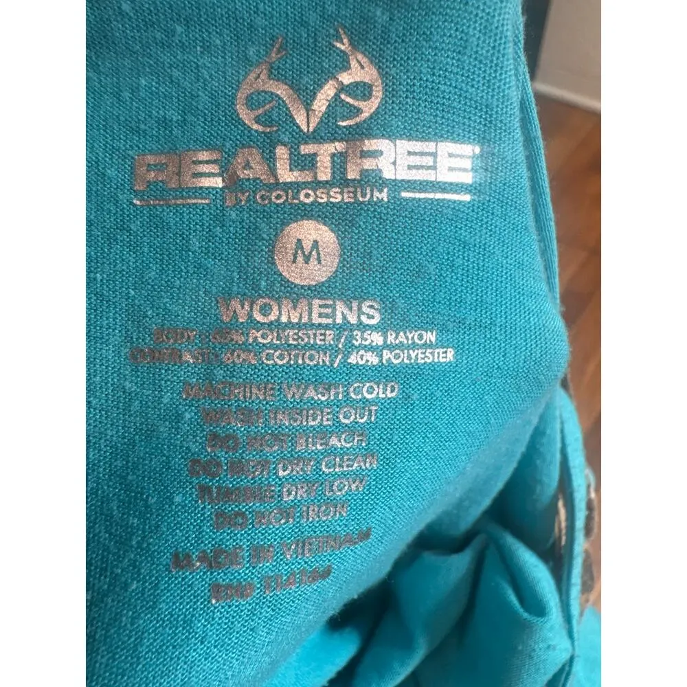 Realtree by Colosseum Women’s Tee Size Medium Turquoise Camo Loose Fit Graphic - Image 7