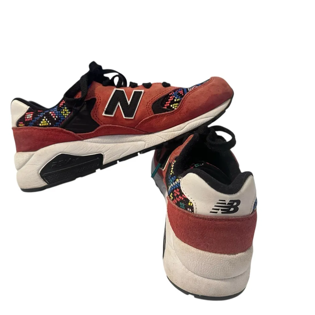 New Balance 580 Elite Women's Size 7 Considered Chaos Aztec Red School‎ Preppy - Image 4
