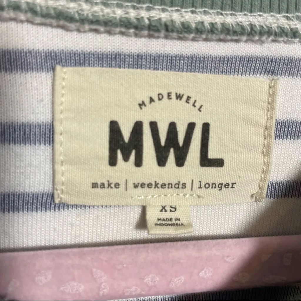 Madewell MWL Velour Crewneck Sweatshirt in Stripe
Size XS - Image 9