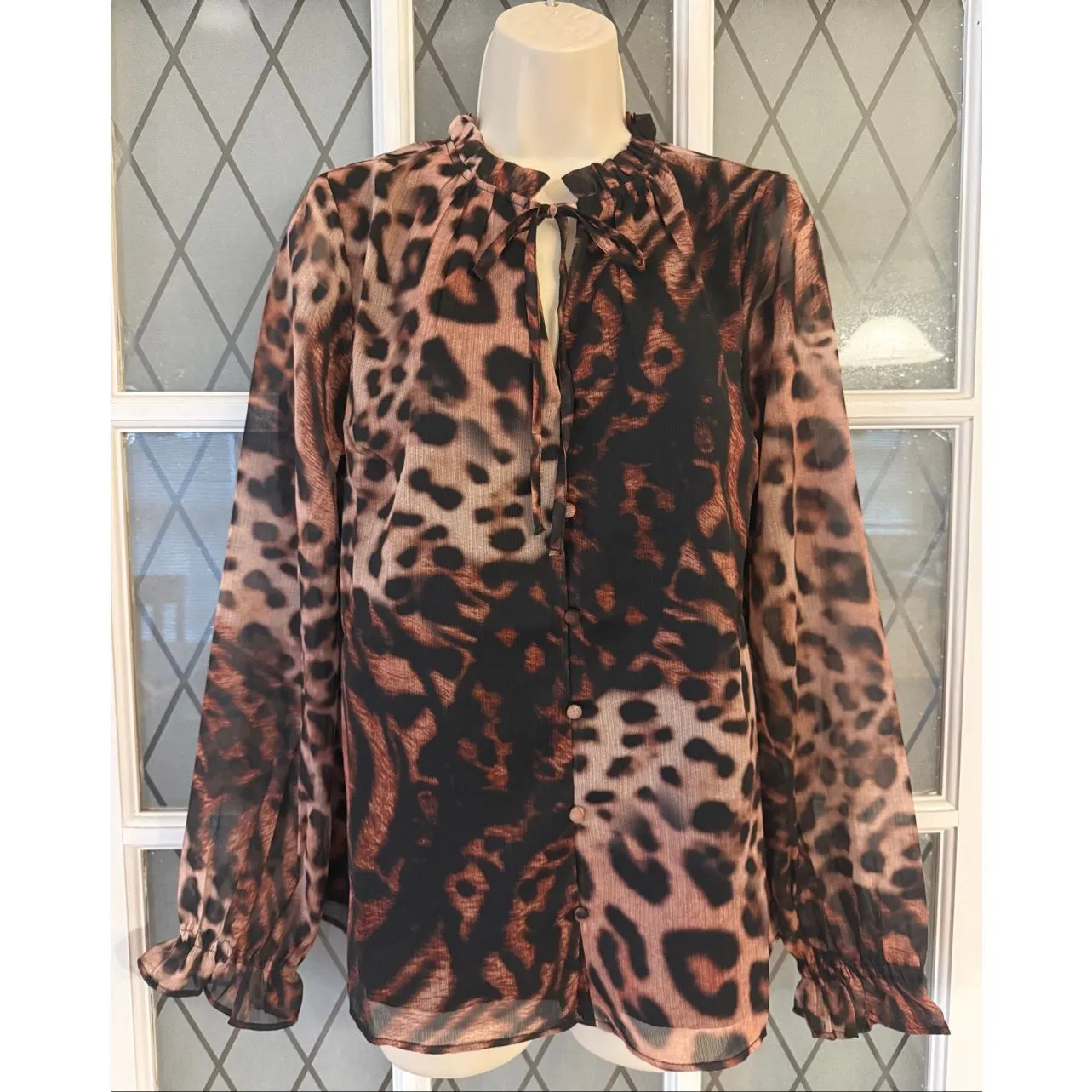Friends like these Womens size 6 animal print chiffon Ruffle Top Black - Image 3