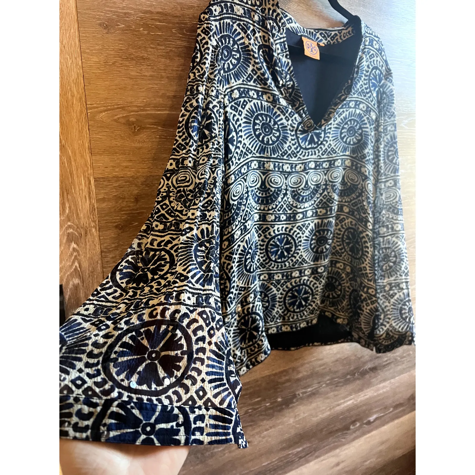 Tory Burch Blouse size 8 blue Silk Geometric beaded V Neck - Image 5