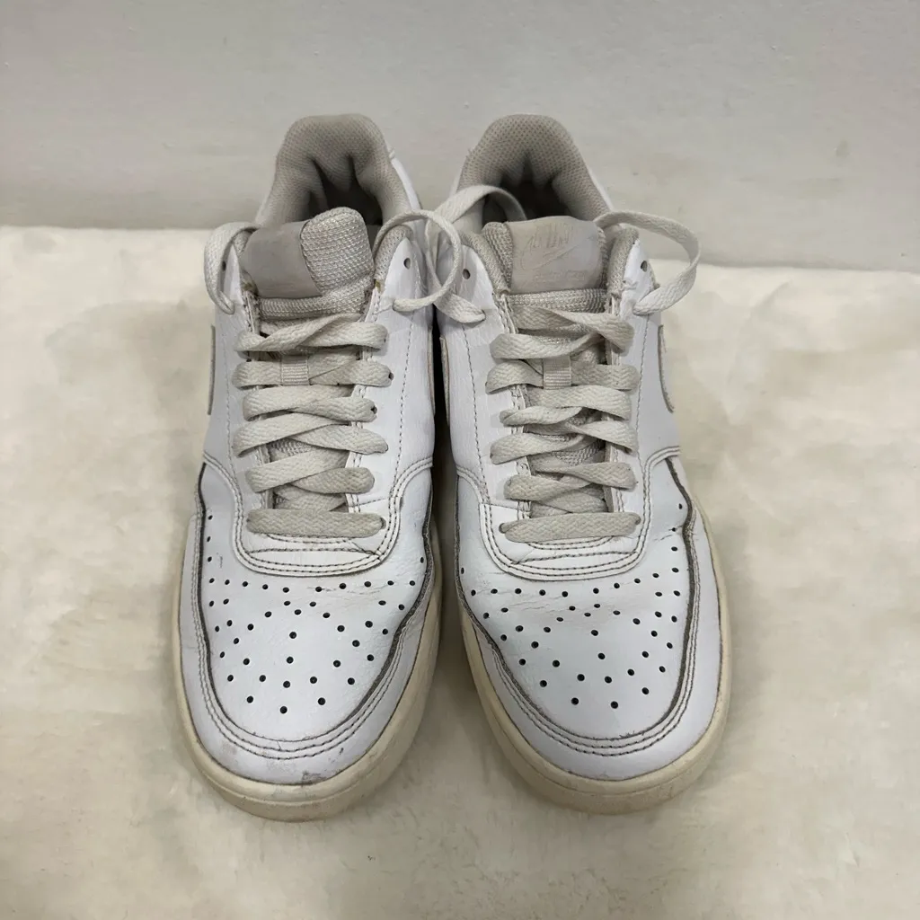 Nike shoes! Air Force 1 White athletic casual Sneakers! Size 9.5 - Image 4