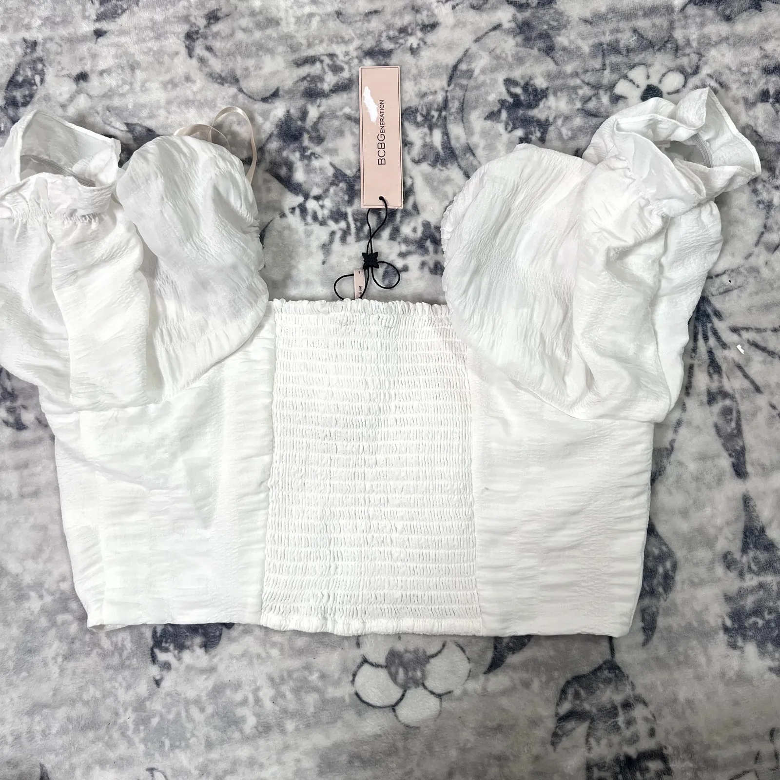 BCBGeneration Cropped Top Sz Small - Image 6