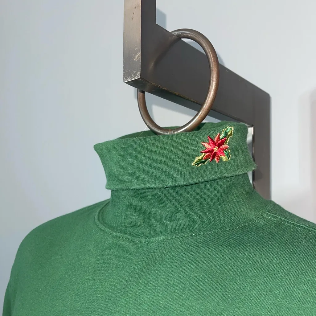 Holiday Editions green embroidered poinsettia turtleneck Christmas woman’s small - Image 2